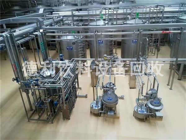 北京順義回收二手飲料設(shè)備、不銹鋼發(fā)酵罐回收